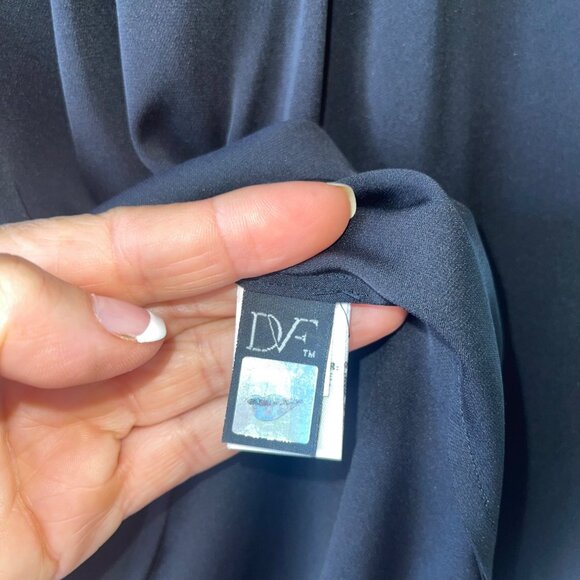 Diane Von Furstenburg Womens Top Size 4 Black V Neck Long Sleeve Casual - Picture 7 of 16